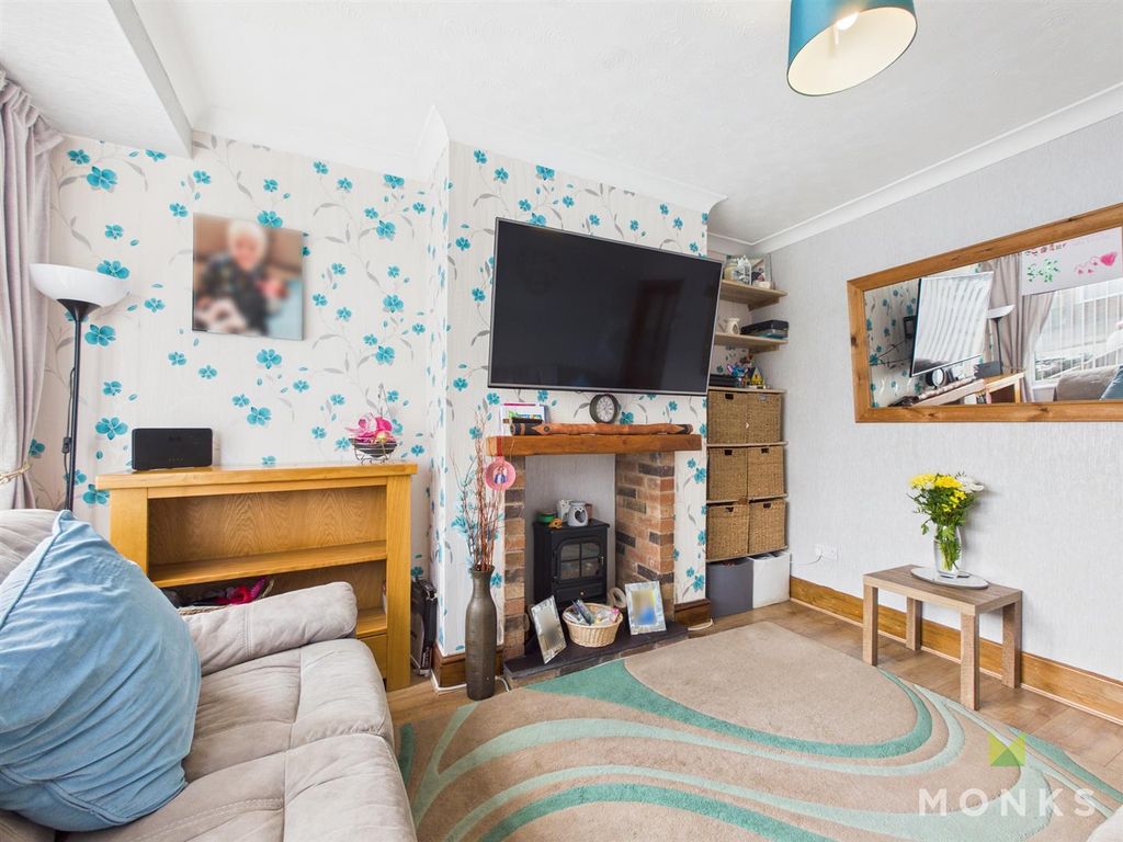 Property photo 3 of 13 Cam01348G0-Pr0749-Still007.Jpg