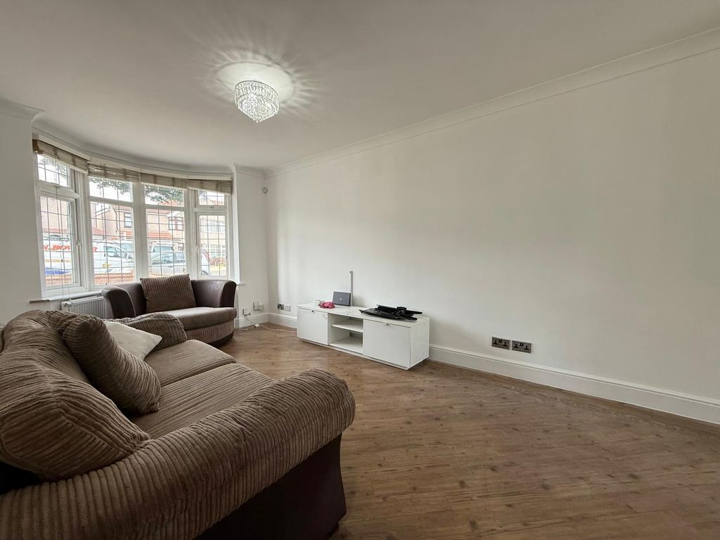 Property photo 2 of 17 Photo 6