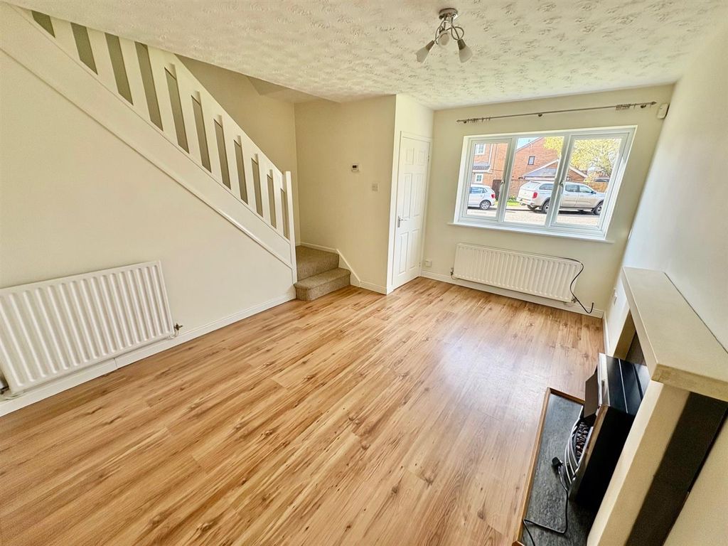 Property photo 2 of 12 Lounge 3.Jpg