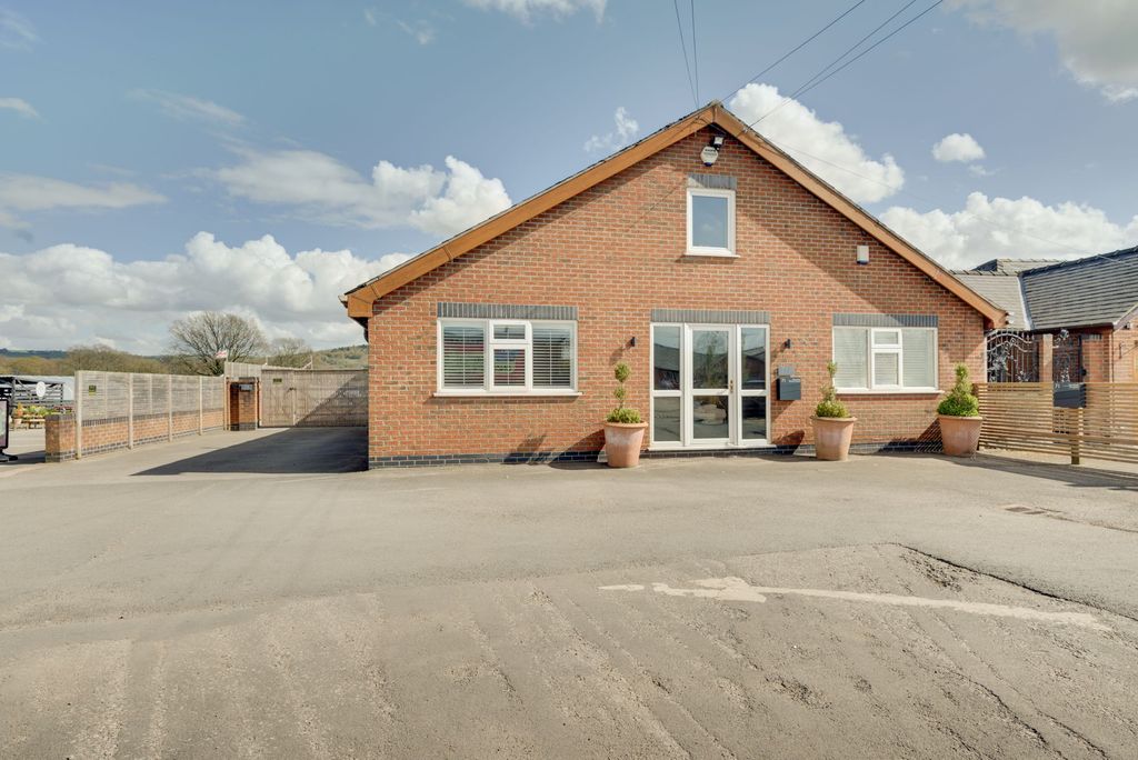 Property photo 1 of 59