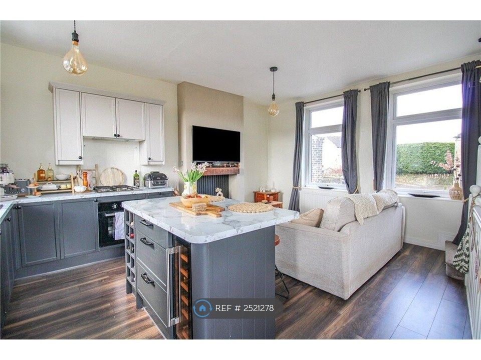 Property photo 2 of 13 Kitchen