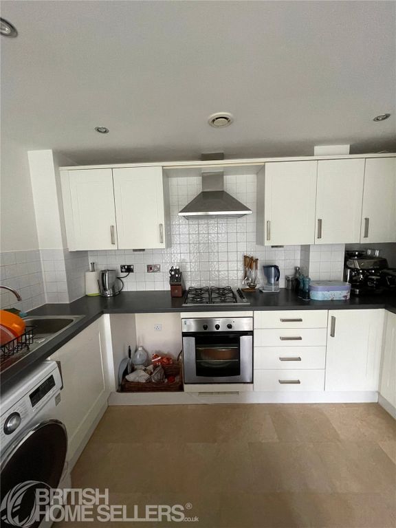 Property photo 3 of 26 Picture No. 24
