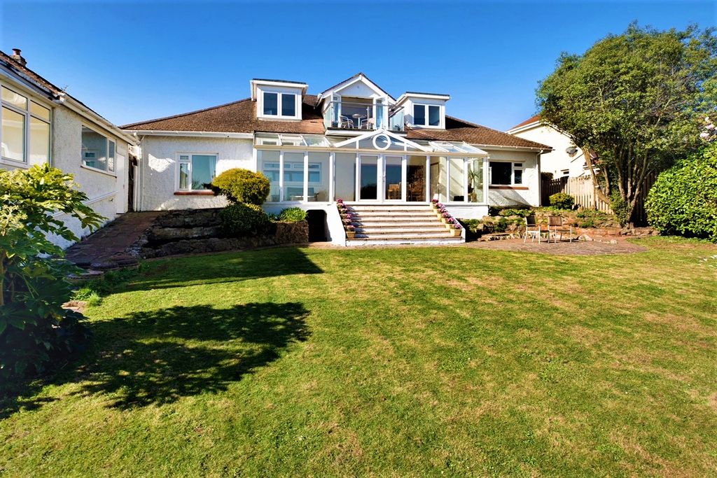 Property photo 2 of 28