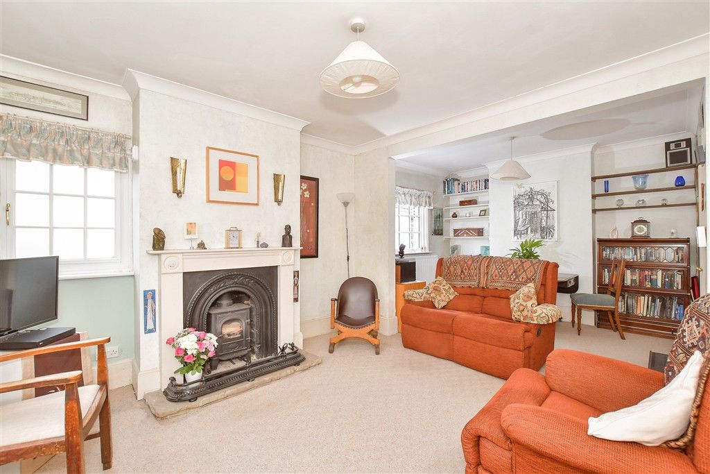 Property photo 1 of 15 Lounge