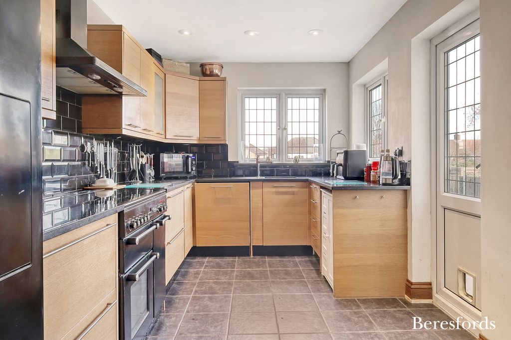 Property photo 2 of 14 Picture No. 20