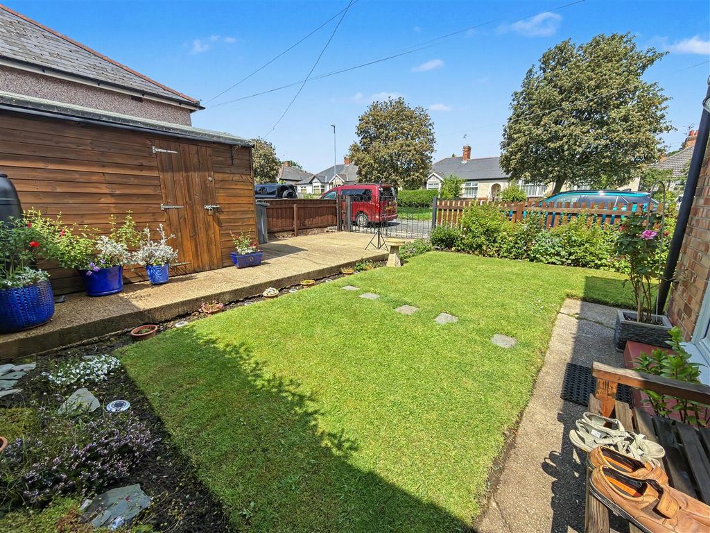 Property photo 2 of 17 Outside