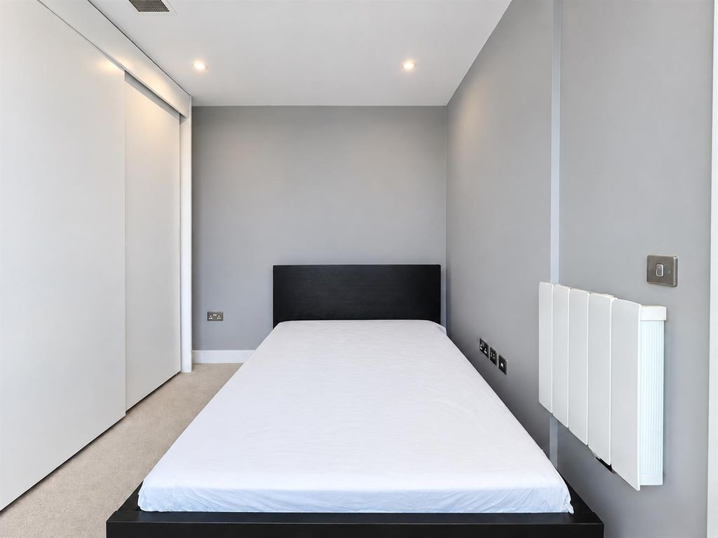 Property photo 2 of 8 F9c08586-14d7-41Ff-896d-383694E70ce1.Png