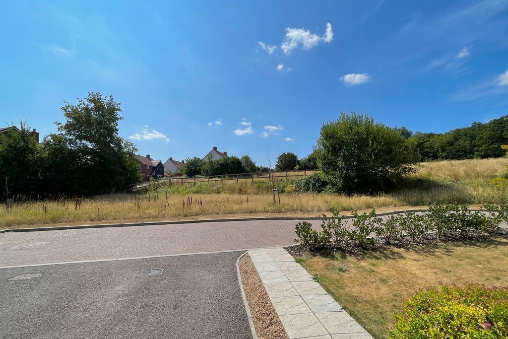 Property photo 2 of 47