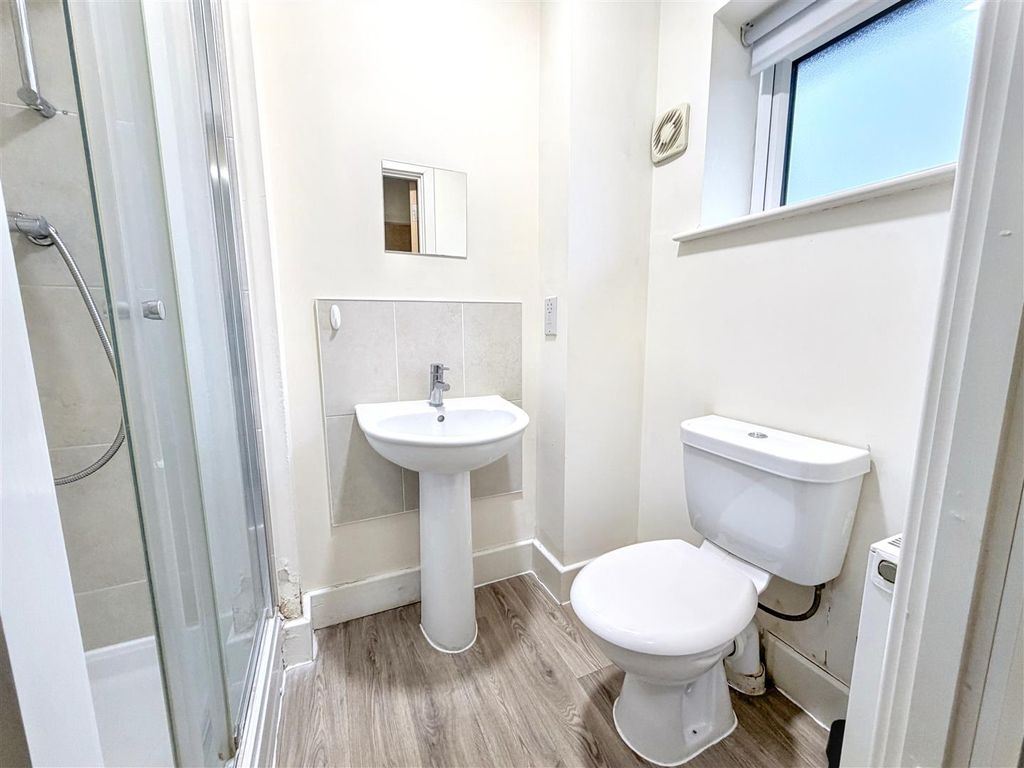 Property photo 2 of 13 En-Suite