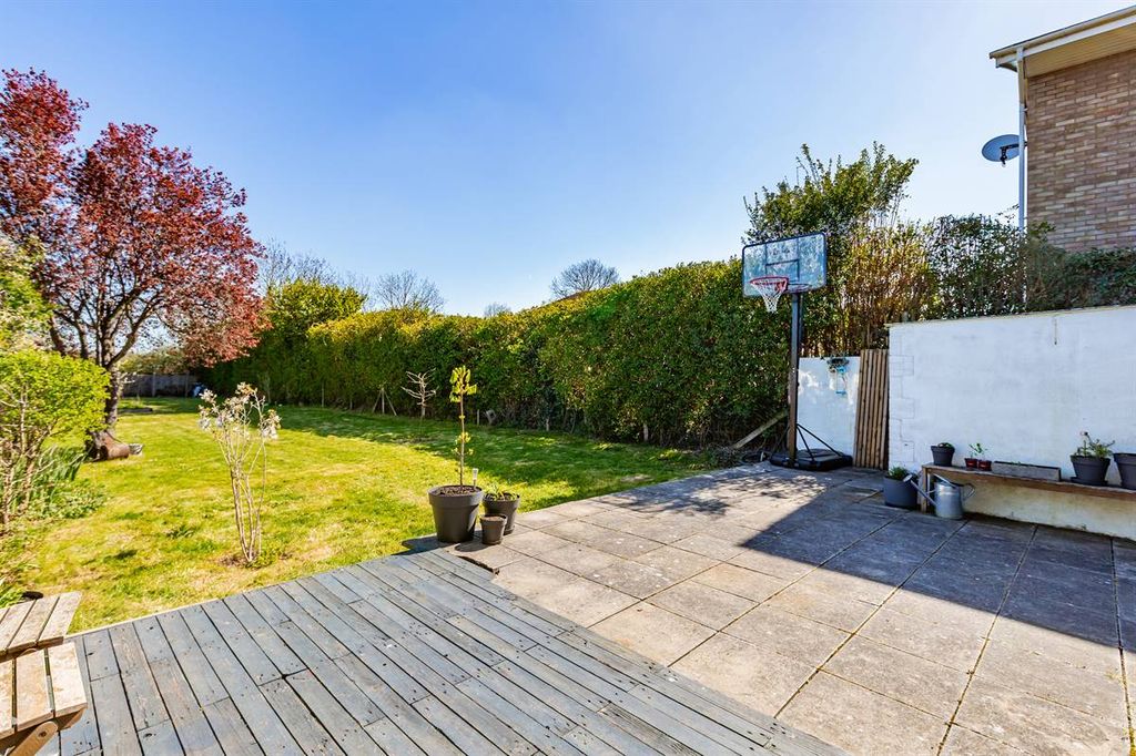 Property photo 3 of 24