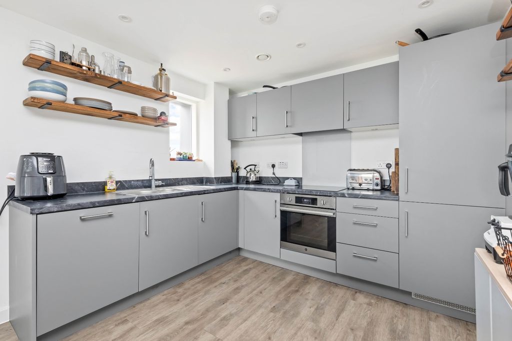 Property photo 3 of 14 3901565