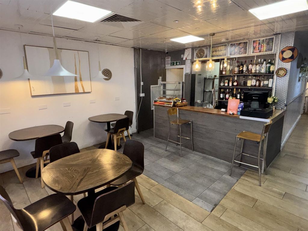 Property photo 1 of 7 Photo 0