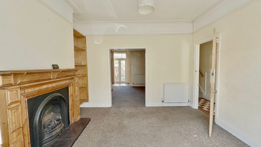 Property photo 2 of 17