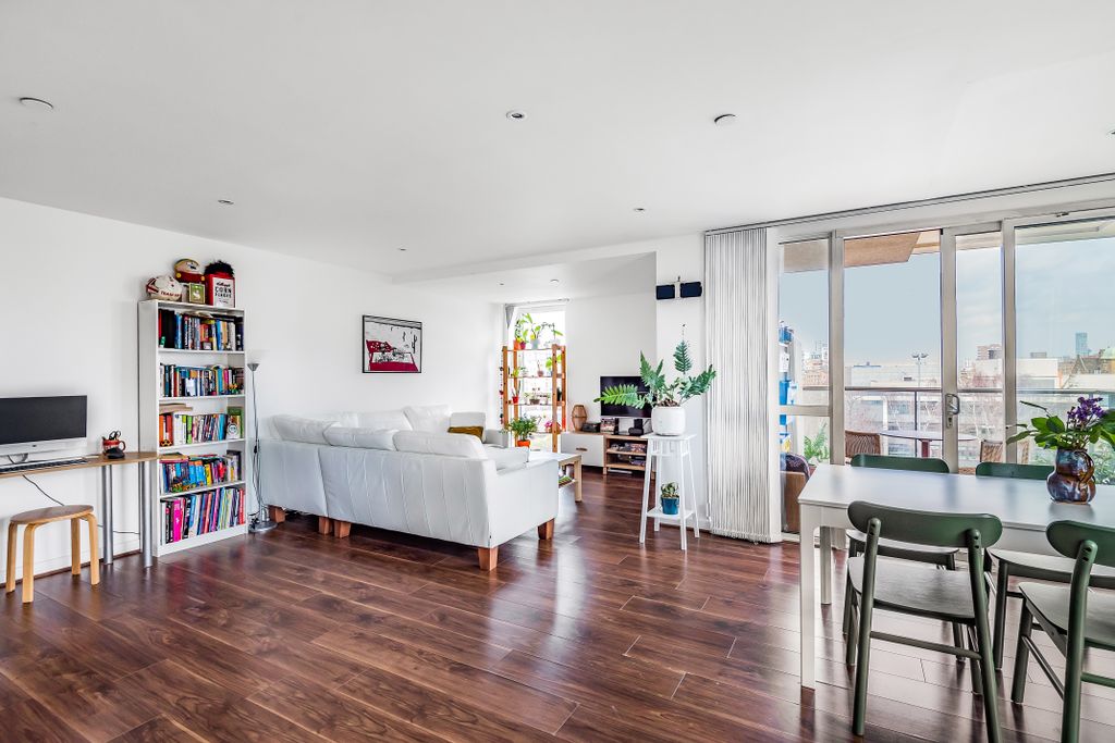Property photo 2 of 9 702985 (2)