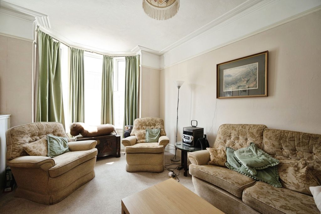 Property photo 2 of 11 Photo