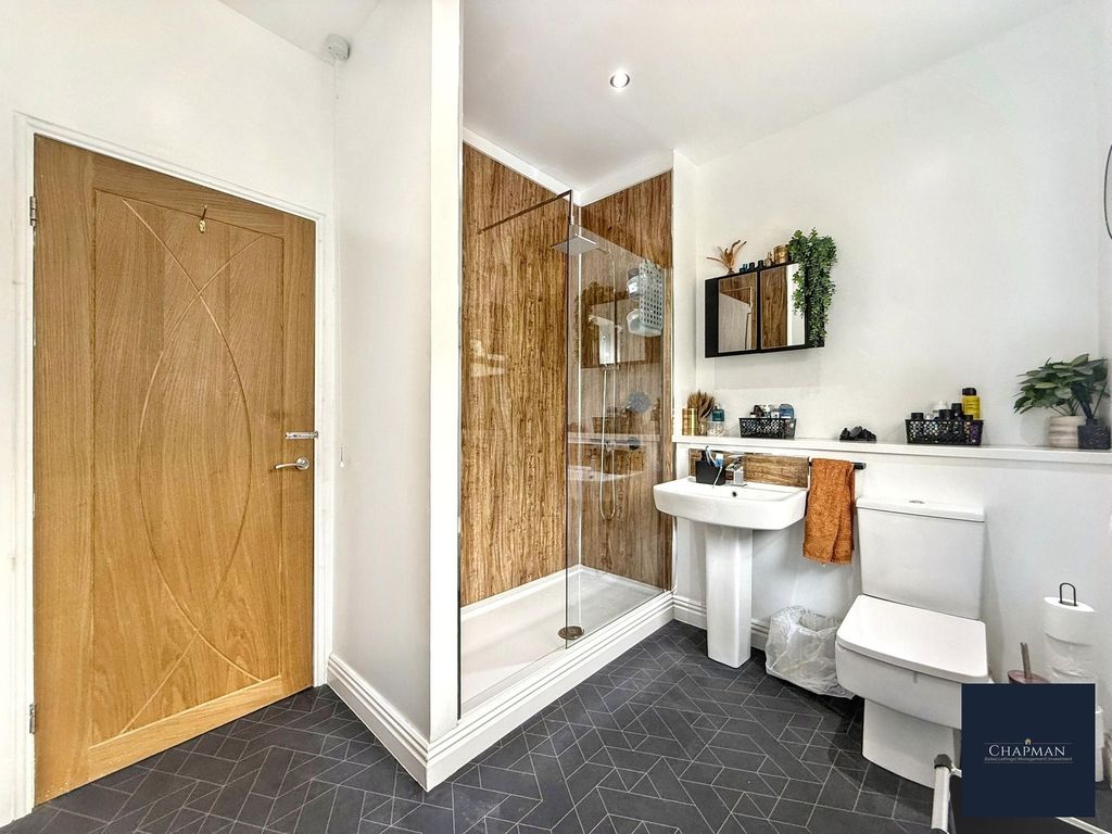 Property photo 2 of 34