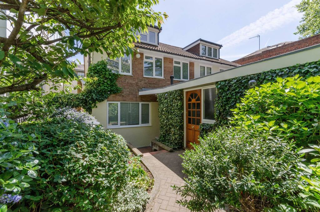 Property photo 2 of 12