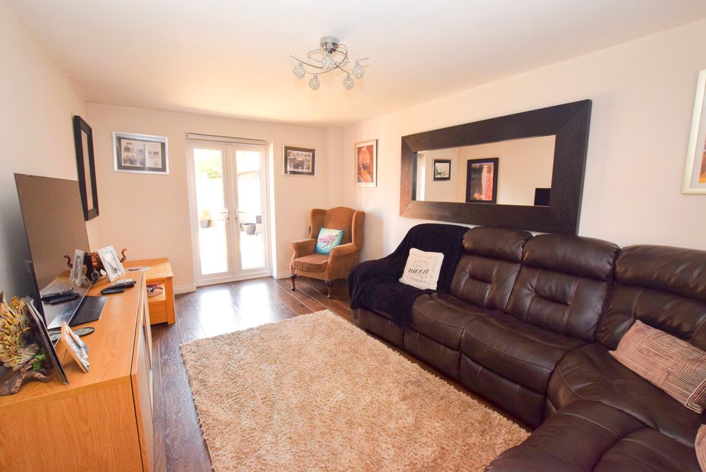 Property photo 2 of 14