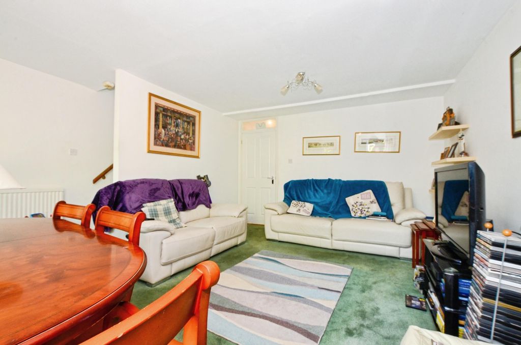 Property photo 3 of 12 0F6d45Ca-Dsc_0068