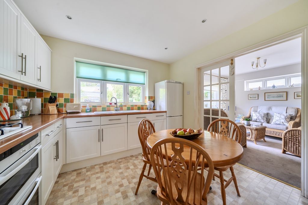 Property photo 3 of 16 1485995 (13)