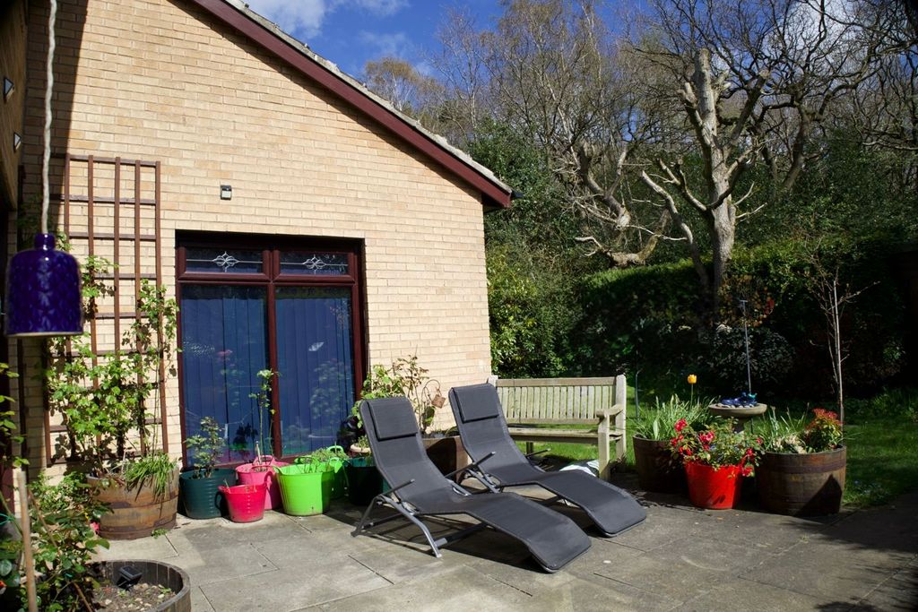 Property photo 3 of 23