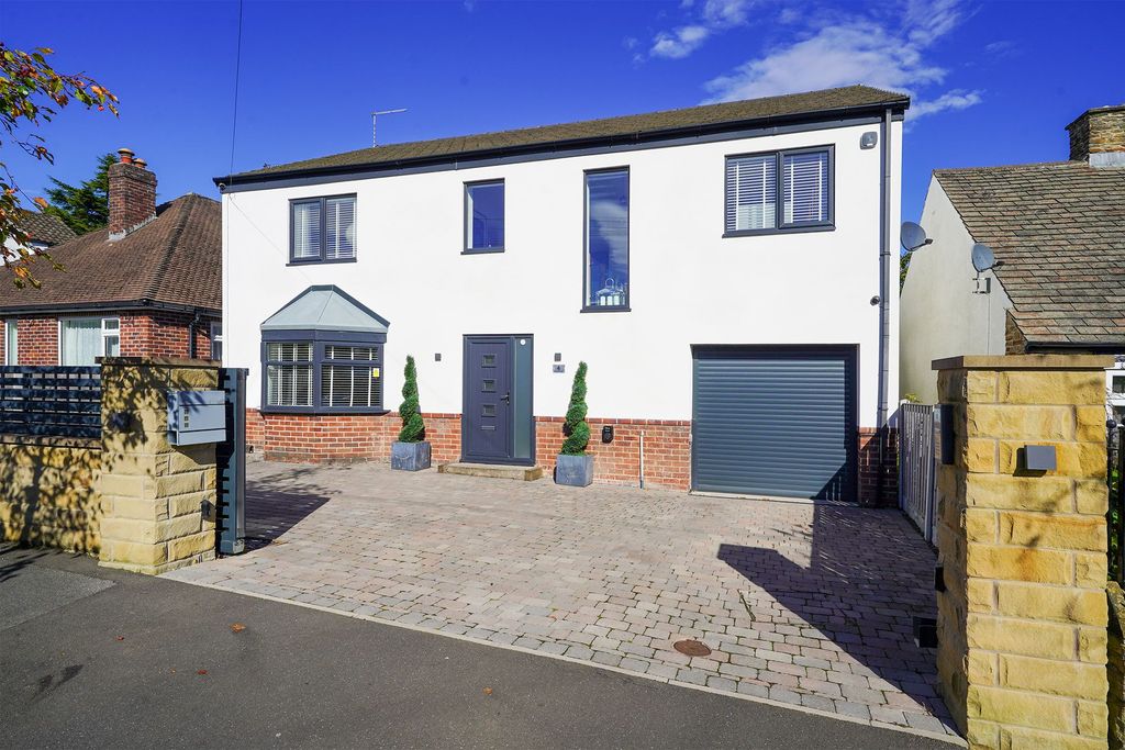 Property photo 2 of 35