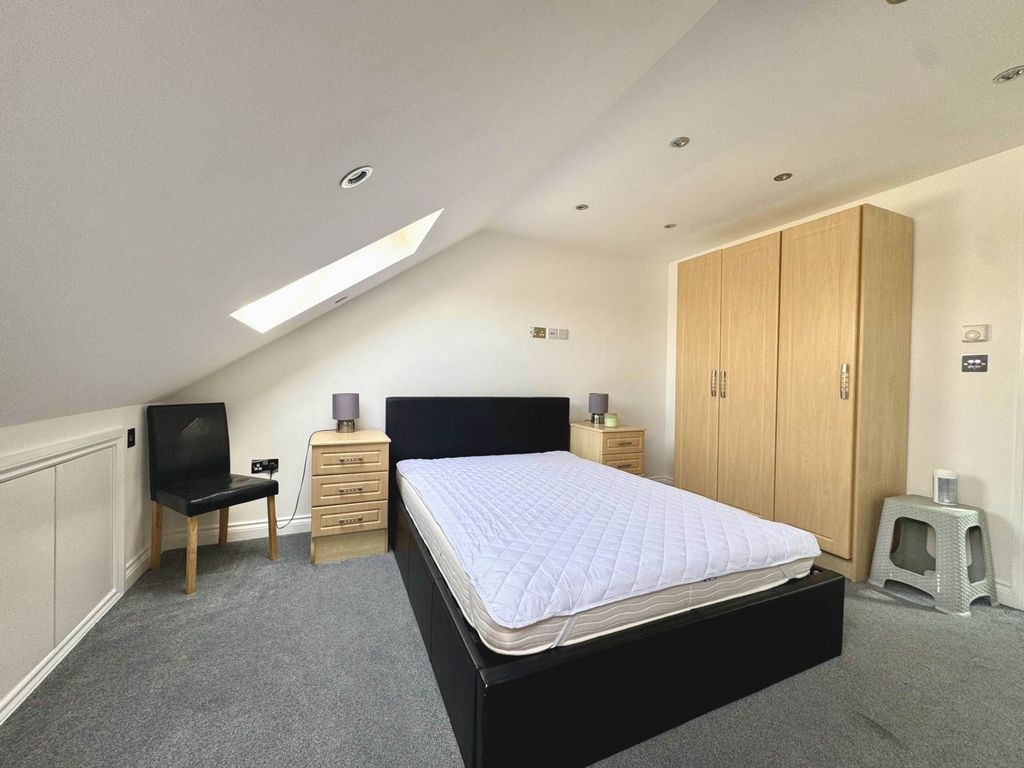 Property photo 2 of 3