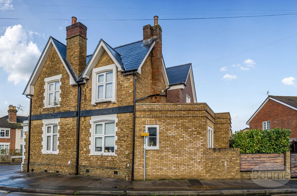 Property photo 1 of 17 1B2A233d-3A26-4Cb...