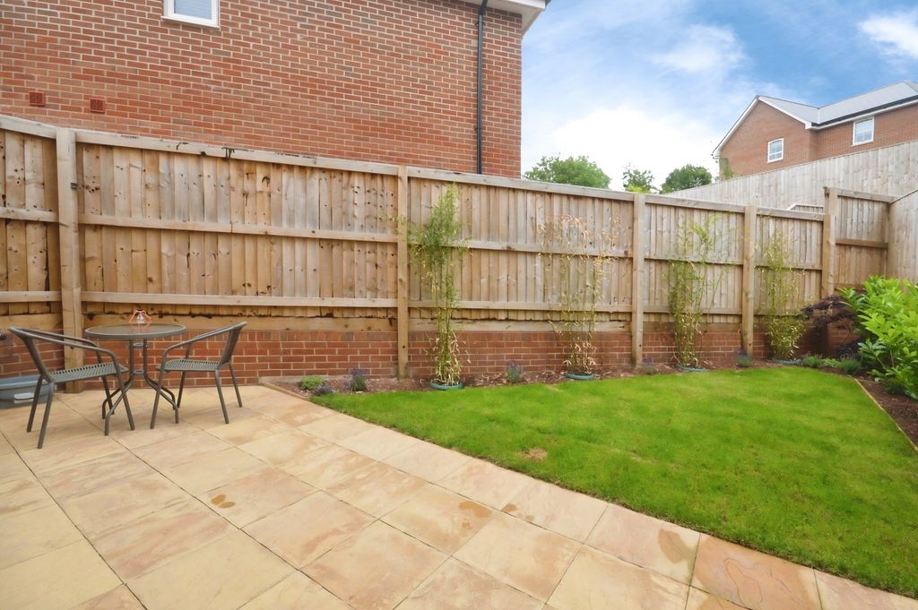Property photo 3 of 16 Garden