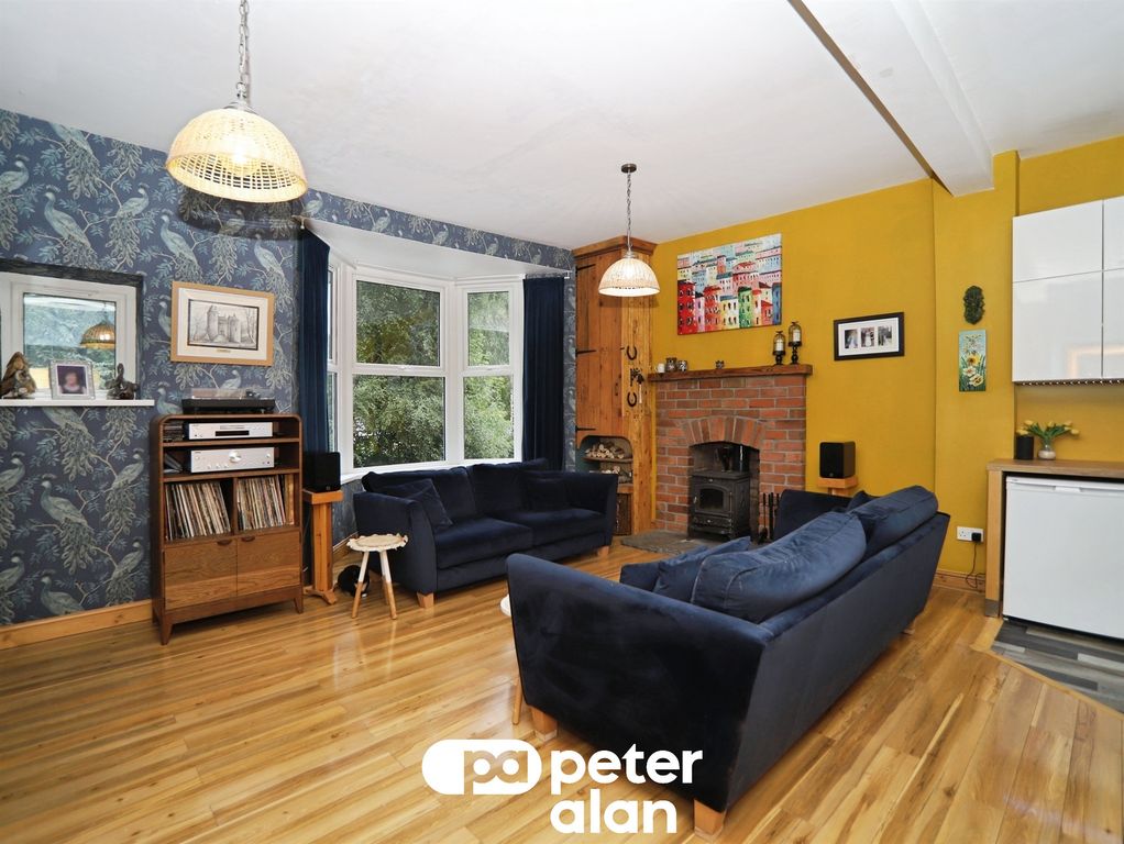 Property photo 3 of 18