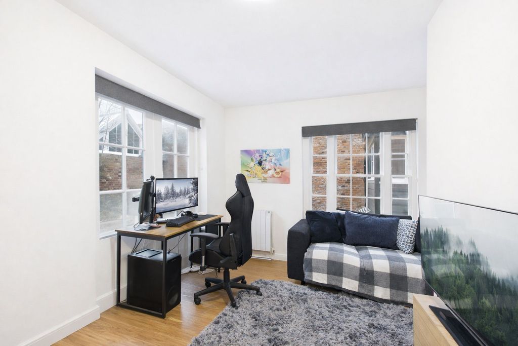 Property photo 2 of 7 Photo 4