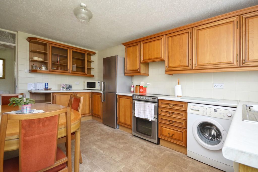 Property photo 3 of 16 Kitchen/Breakfast Room