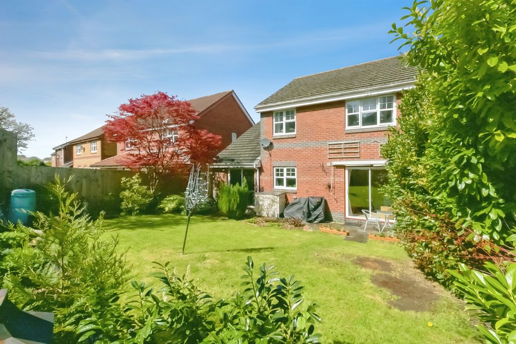 Property photo 2 of 16