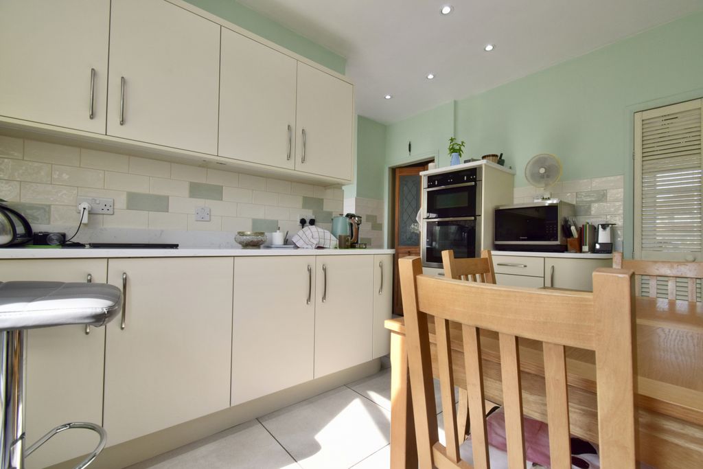 Property photo 2 of 19 Gallery