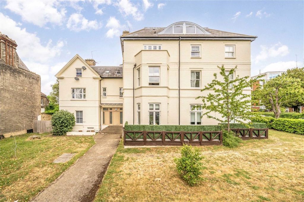 Property photo 1 of 10