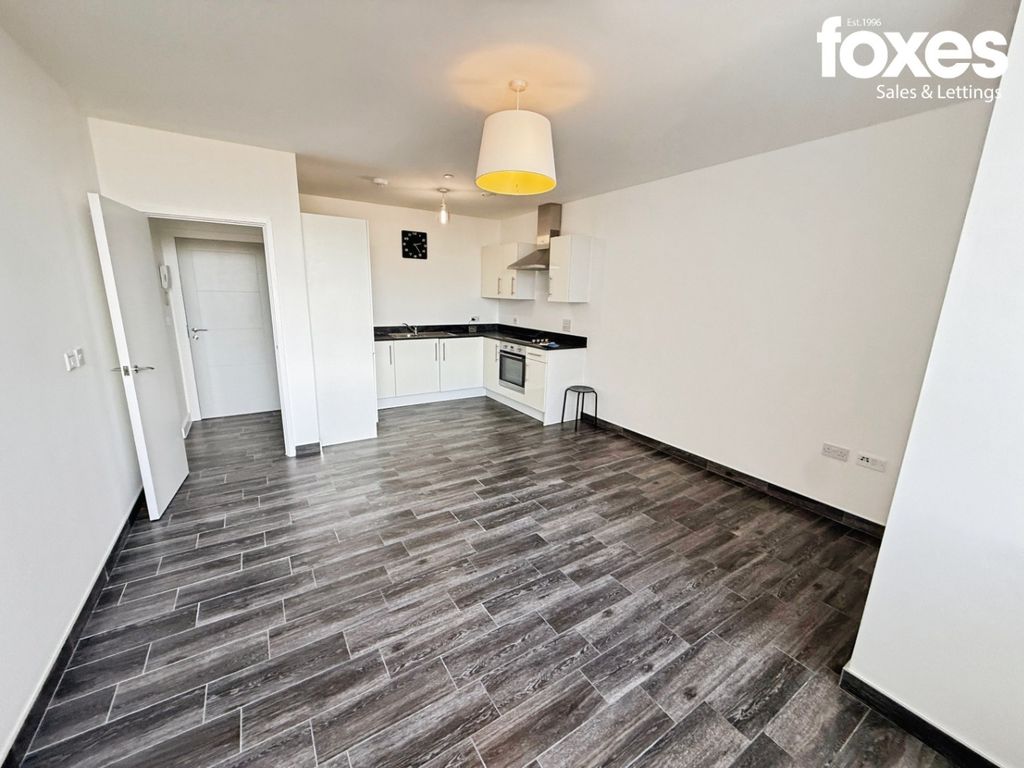 Property photo 2 of 10 4863081