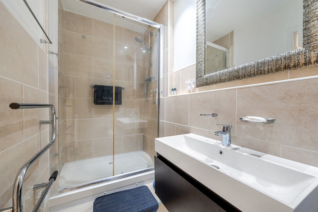 Additional image 12 of 4 bed detached house for saleThe Coppice, Enfield EN2