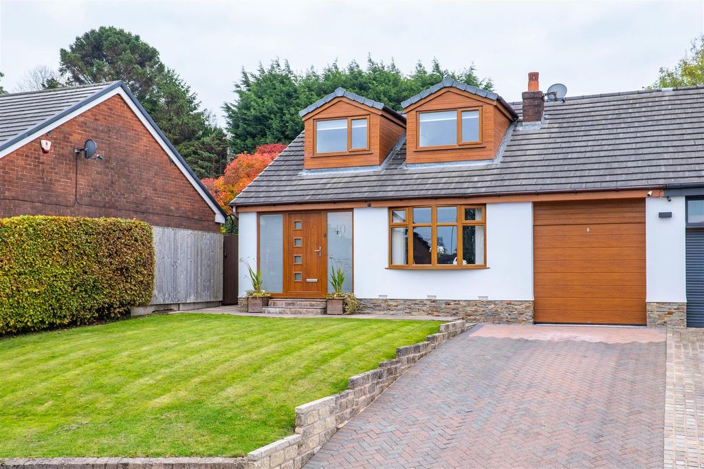 Property photo 1 of 33 Front External