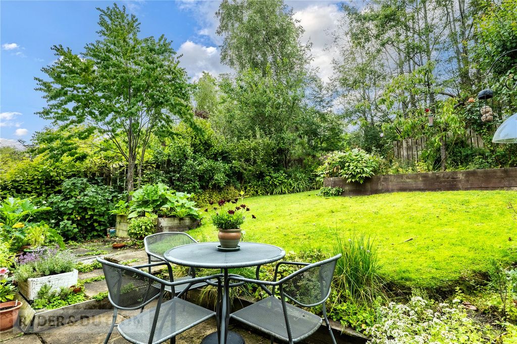 Property photo 3 of 24 Garden