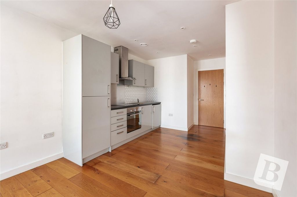 Property photo 1 of 8 Kitchen