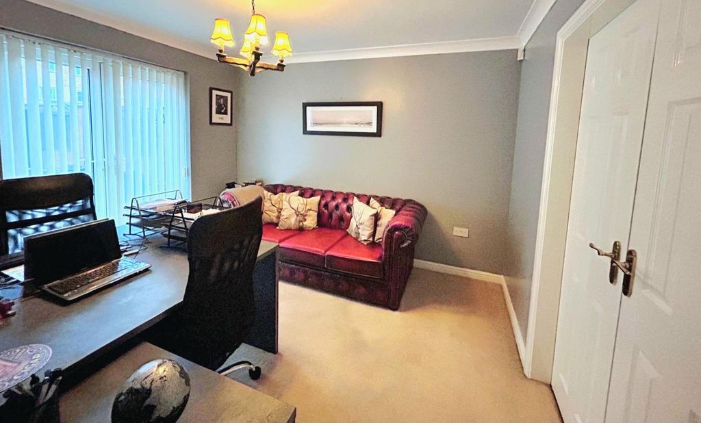 Property photo 3 of 14 Dining Room