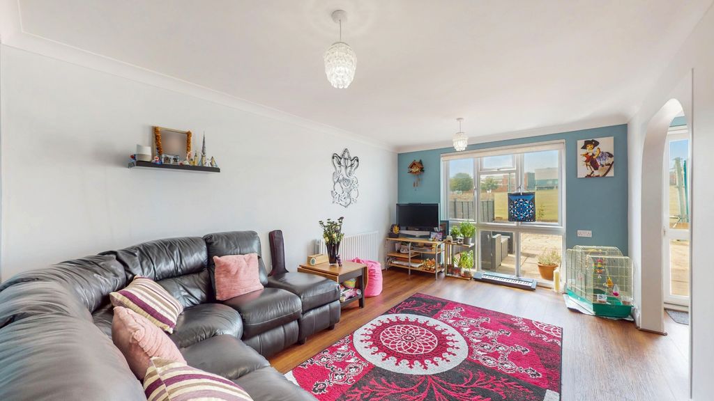 Property photo 1 of 15 4394342