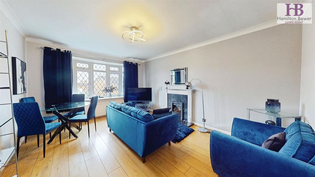 Property photo 2 of 9 50B4E22B-1-4E42-87DC-Ecdf4A5De585-1984-000000C7002