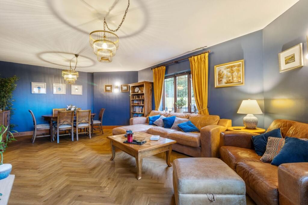 Property photo 3 of 40