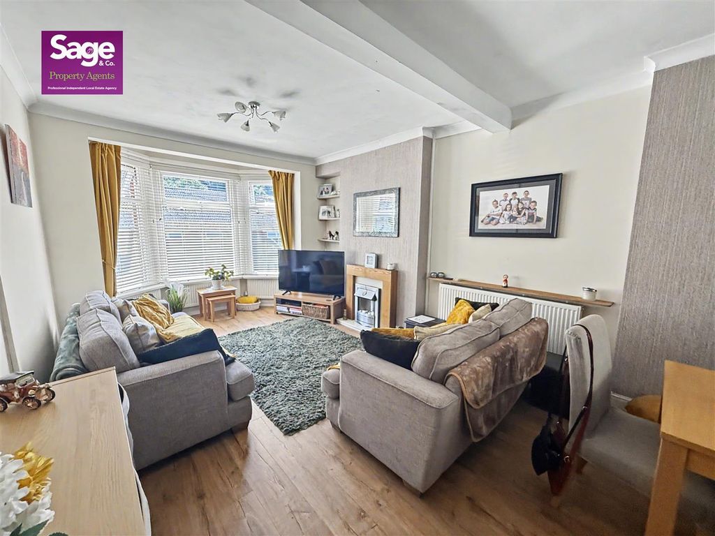Property photo 2 of 27