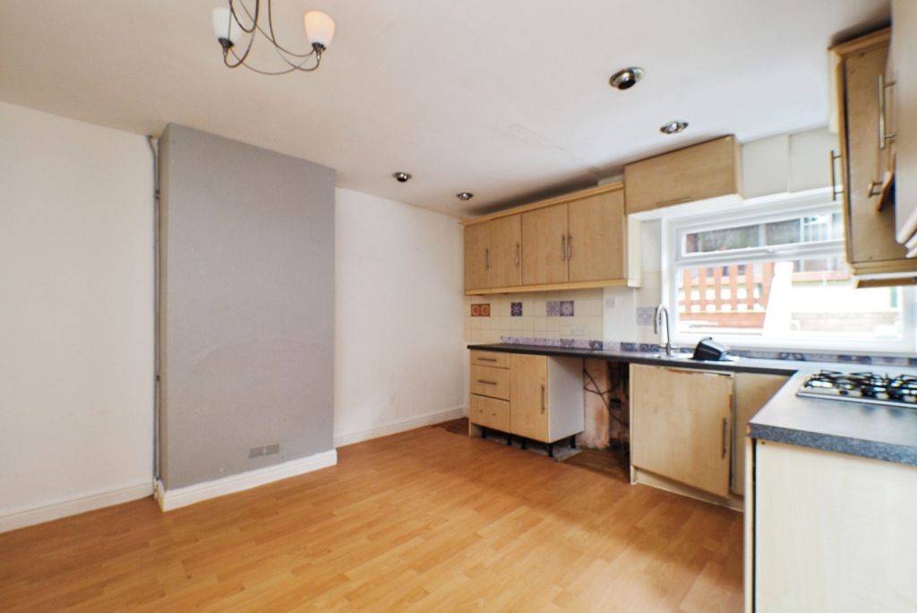 Property photo 3 of 17 Photo