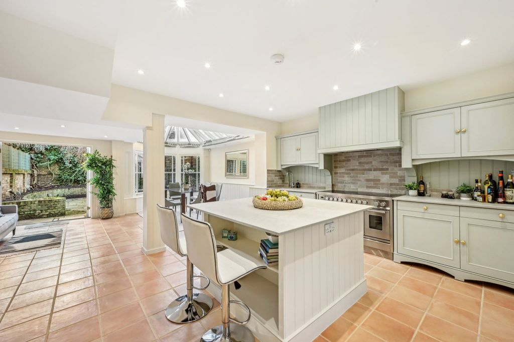 Property photo 2 of 15 Kitchen