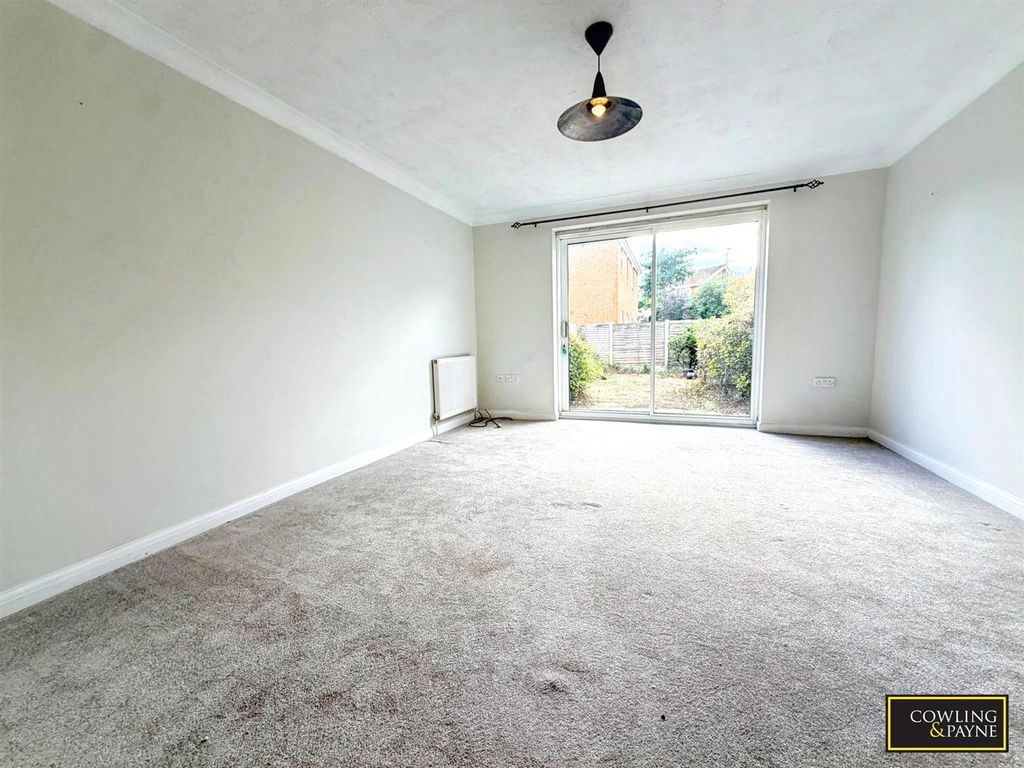 Property photo 3 of 13 Living Room