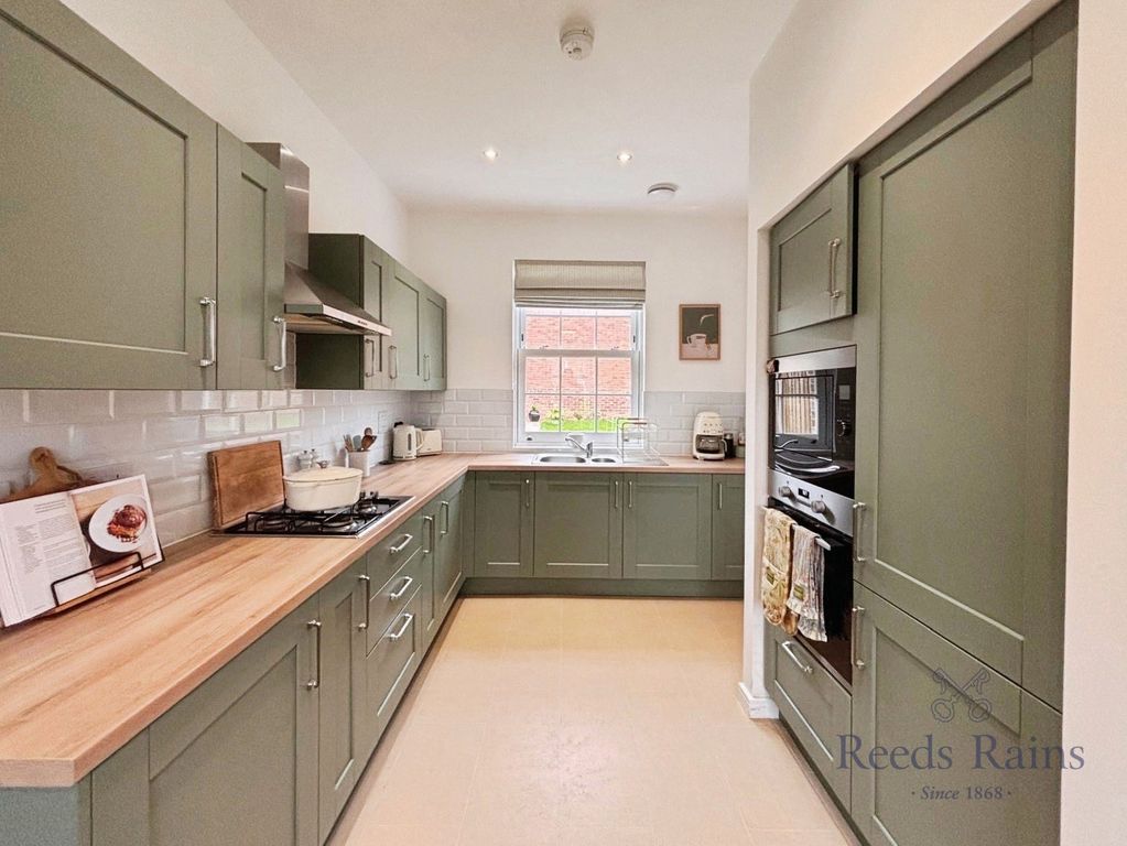 Property photo 3 of 25 Kitchen/Diner