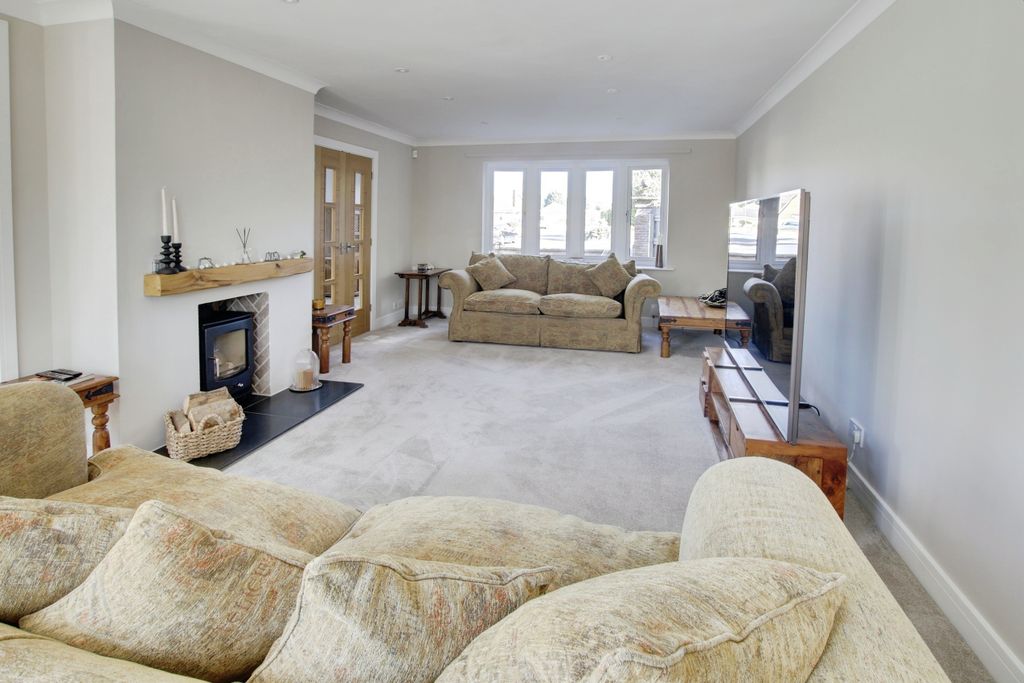 Property photo 3 of 30